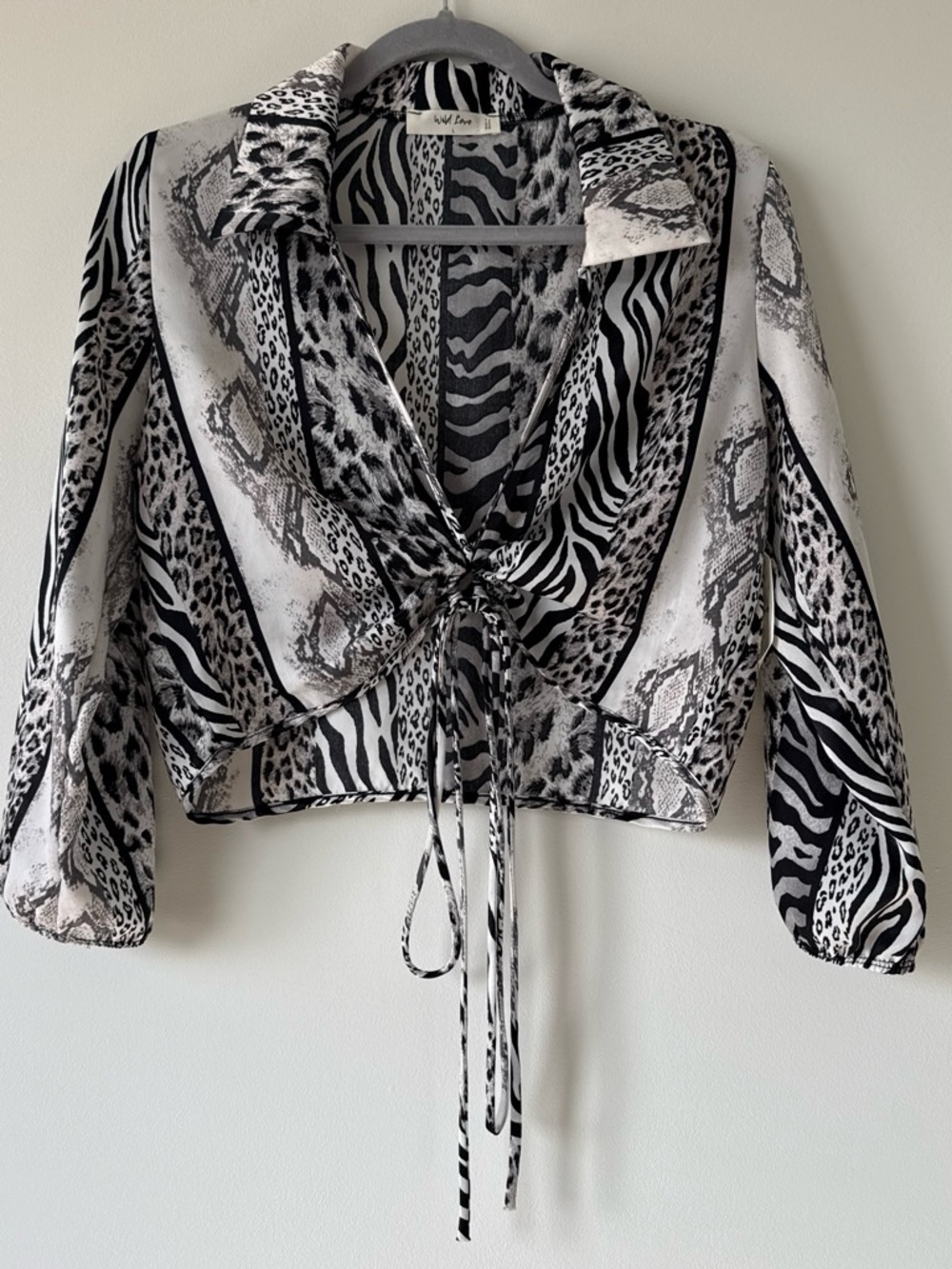 While Honey black & white satin animal print crop top size L